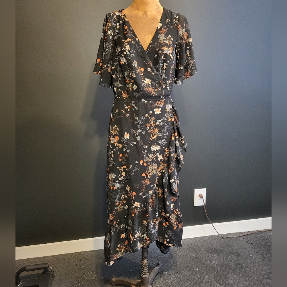 Floral Black Wrap Midi Dress size small
